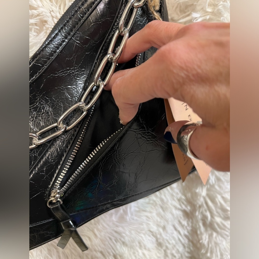 🖤🖤NWT- E/N EXPRESSIONS NYC SASSY/CLASSY BLACK SHOULDER BAG🖤🖤 - Picture 8 of 14